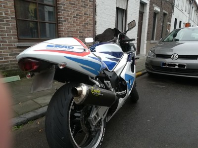 gsxr 750_2 recadré.jpg